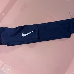 Navy blue never worn before Nike head tie